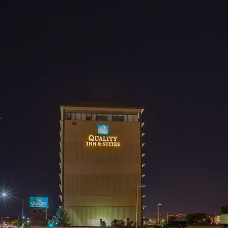 Quality Inn & Suites Cincinnati Exterior photo